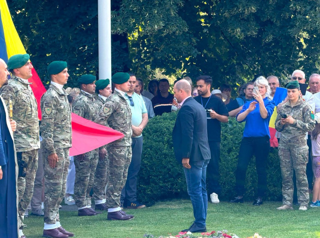 Braşovenii au sărbătorit drapelul. Pentru ca aleşii să participe la ceremonie, a fost suspendată şedinţa Consiliului Local  