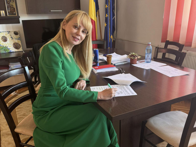 Doi ani pentru „schimbul de hârtii”. Primăria Victoria a reuşit să semneze contractul de finanţare pentru jumătate din canalizarea oraşului