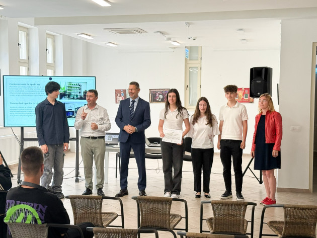 Liceeni de la „Informatică”, premiați pentru soluția de regenerare urbană. Ei au propus inclusiv recuperarea apei din aer