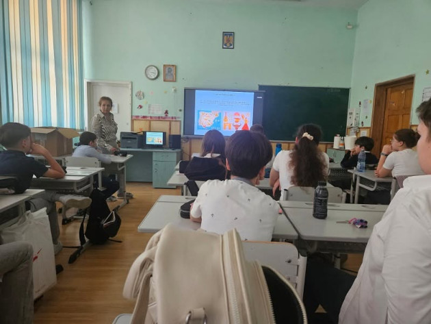 Elevii unei școli brașovene au aflat câte definiții are apa. Compania Apa Brașov le-a oferit informații „direct de la sursă”