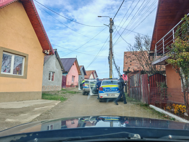 Zizin: Jefuită de un consătean