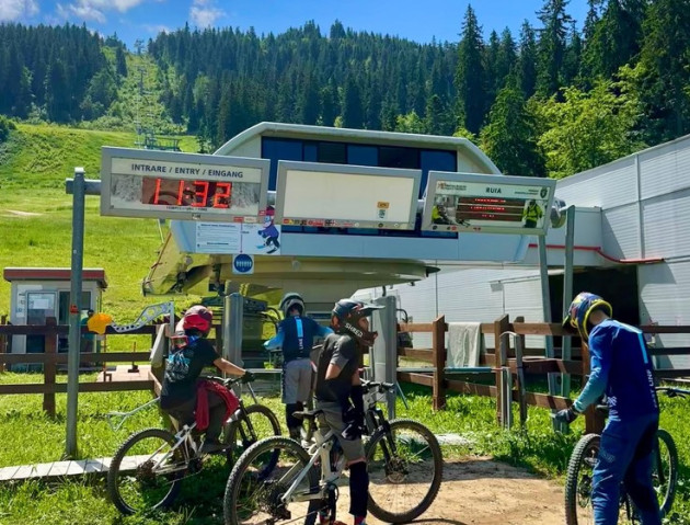 Practicanţii de mountain bike vor avea parte şi în acest an de „Vinerea braşovenilor”