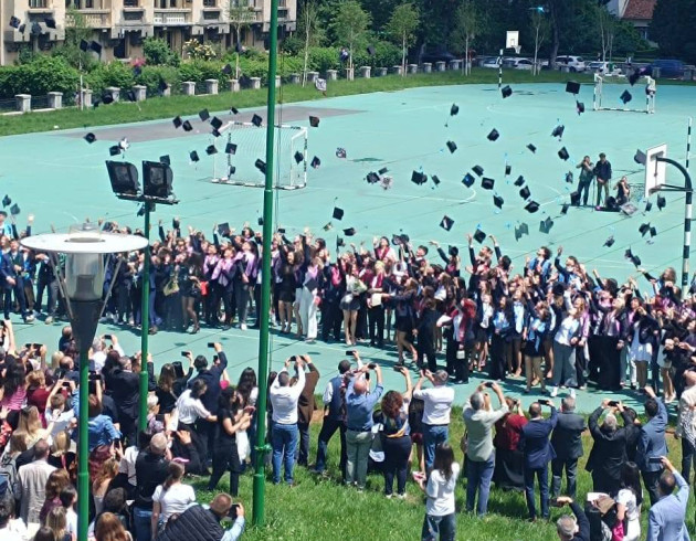 A început Bac-ul. Prima probă, pe placul adolescenţilor