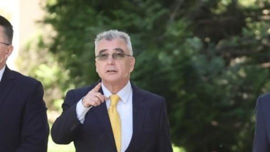 „Dacă ţineţi la Veştea, nu-l lăsaţi să meargă la sediul AUR”