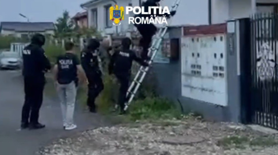 Arestări în dosarul achizițiilor penale. 30 de ținte, 1 milion de euro