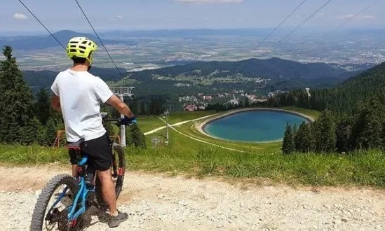 „Vinerea verde”, pentru braşovenii pasionaţi de mountain bike. Telegondola din Poiana Braşov va funcţiona cel puţin de vineri până duminică 