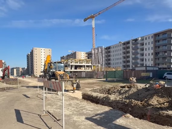 Străzile din Tractorul nou nu se vor mai transforma în râuri. Primăria Braşov a început demersurile pentru separarea canalizării pluviale de cea menajeră