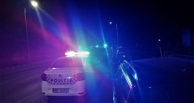 La 2 noaptea, bătaie în 4 pe stradă