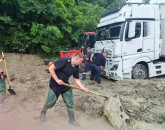 Pompieri de la Braşov, trimişi să intervină după dezastrul de la Comarnic