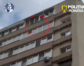 Au aruncat drogurile pe geam, când mascaţii le băteau la uşă