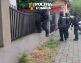 Vile care nu există, dar vândute şi la câte 2 „proprietari”. 10 păgubiţi până acum, 3 milioane de lei deja „spălaţi”