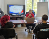 „Fără ură”, cu 94.500 de lei: 200 de tineri romi din Făgăraș, Șinca, Lisa, Șoarș, Racoș, Tărlungeni și Ormeniș vor învăța să se protejeze în online de denigrările care îi vizează tot mai des