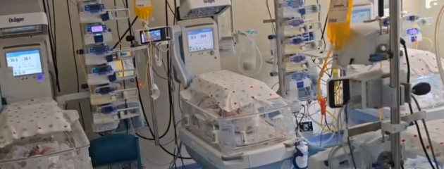 4 fraţi născuţi odată: O minune s-a transformat într-o luptă pentru viaţă la Maternitatea Braşov