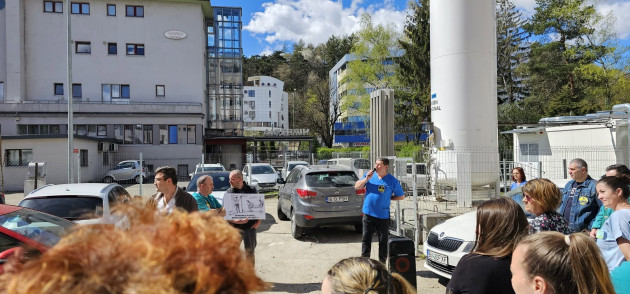Protestul „pe lângă salariu”