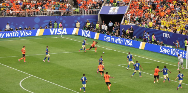 FIFA vrea să vândă investitorilor participaţii la Cupa Mondială