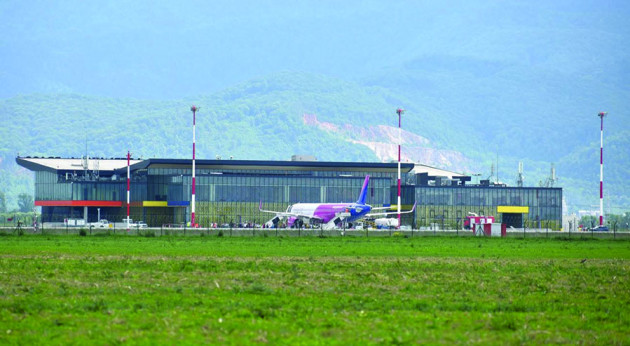 Aeroportul Braşov se judecă cu un fost lider sindical