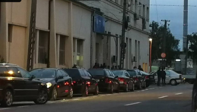 Serviciul Public Comunitar Regim Permise de Conducere și Înmatriculare a Vehiculelor Brașov suspendă activitatea casieriei. Cetățenii mai pot face plățile cu numerar la Trezorerie sau la două bănci