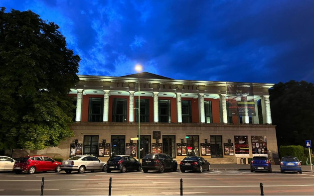În Parcul Teatrului se va citi noaptea poezie