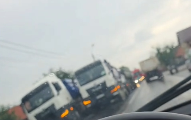 DN 11: Coadă de TIR-uri
