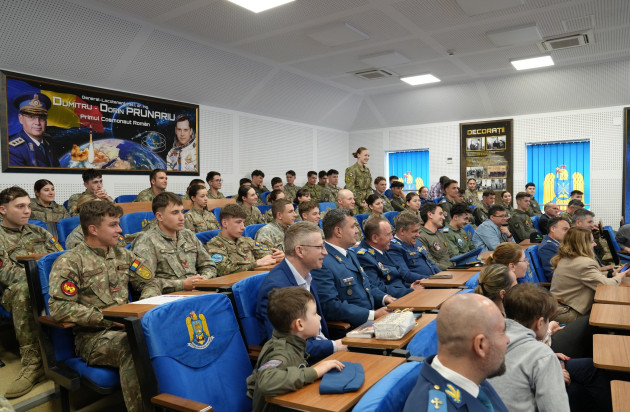 IAR, Hercules, Spartan, F-16: Două zile vor survola Braşovul