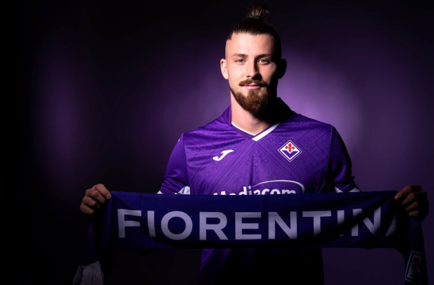FOTBAL
Radu Drăguşin a fost prezentat la noua echipă
