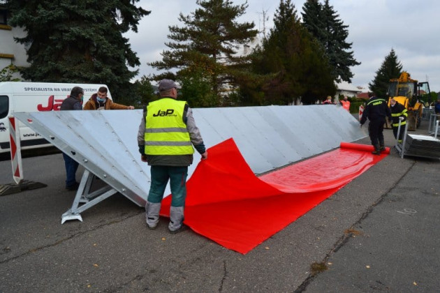 Noi diguri mobile pentru protejarea Braşovului 