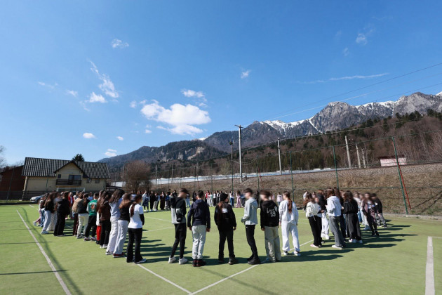 Elev de 7, absolvent de 2:  Notele „de încurajare” sau pe „ochi frumoşi” versus notele „adevărate” de la Evaluare Naţională, situaţia din 2026 din judeţul  Braşov