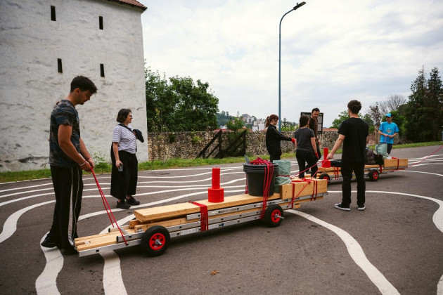 Mobilier urban inedit pentru aleea de sub Tâmpa