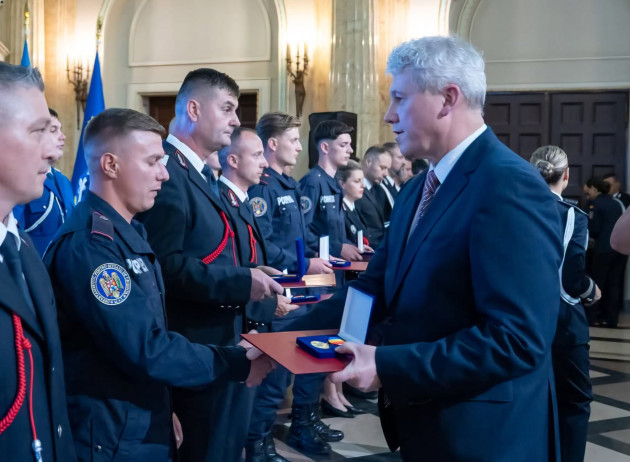 Soldat, decorat de ministru