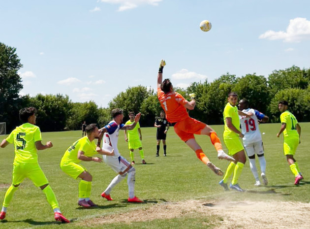 Patru echipe de Liga 2 se pregătesc la Braşov