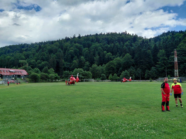 4 elicoptere chemate în Bucegi: 4 oameni căzuți în prăpastie  