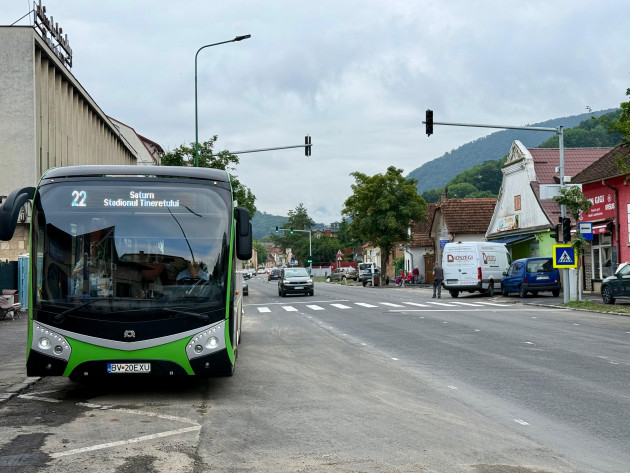 De la 2 la 4 benzi în zona intersecţiei Avram Iancu - Bisericii Române 