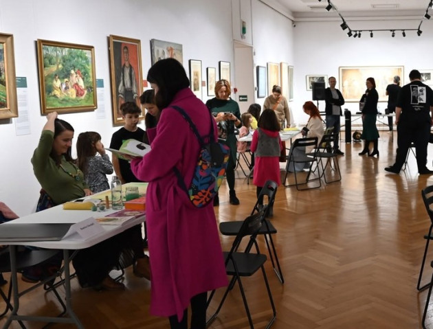 Vineri puteţi vedea din nou artiştii la lucru, la Muzeul de Artă