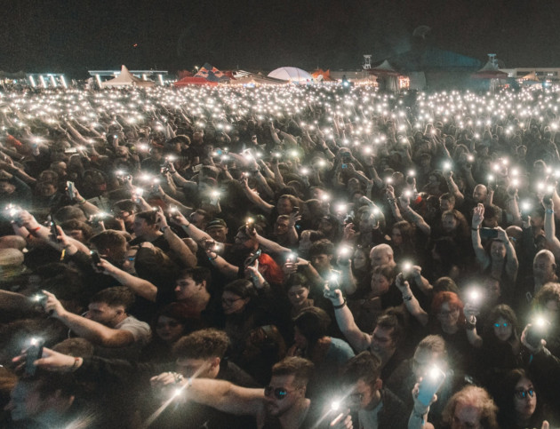 „Ne cereau 5.000 de lei pe 5 nopţi”. Hotelurile din Braşov, umplute de Rockstadt Extreme Fest