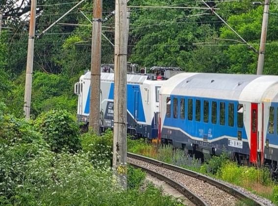 12 ore pentru 610 km: Încă o zi de coşmar la CFR, avarie la Făgăraş