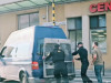 O „împingere specială” și „mascații „negri” de la Brașov: nu atacă oameni pe stradă, nu e „ambulanța neagră”   