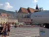 Iarna în Poiana Brașov, vara în Piața Sfatului. Un tun de zăpadă oferă un strop de răcoare