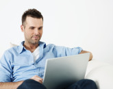 Solitaire – jocul de cărți care transformă câteva minute libere într-o experiență relaxantă