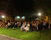 O vară „dramatic” de frumoasă: „Poezia de la Miezul Nopţii” revine