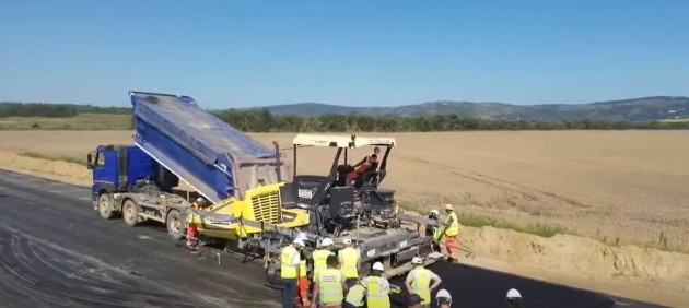 DJ 103F, închis între Voila şi Voivodeni. De astăzi, timp de 6 luni, accesul la terenurile agricole nu va fi îngrădit