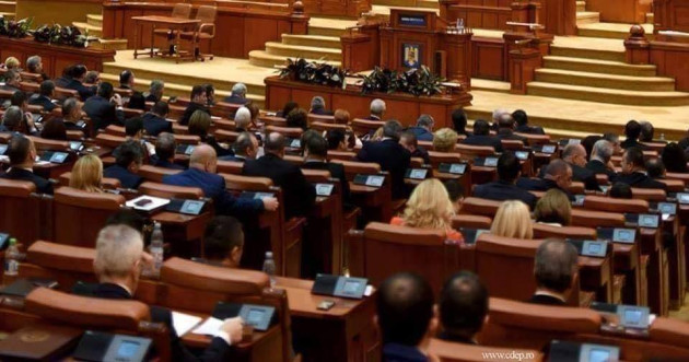 Amânare şi anulare: Educaţia, sub asediul haosului creat de parlamentari