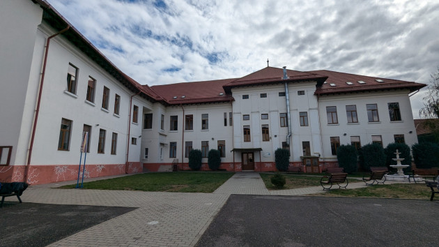 Intervenţii excesive pentru o clădire cu risc seismic?  Comisia Zonală a Monumentelor Istorice Braşov nu a avizat consolidarea unui corp al Colegiului „Doamna Stanca” din Făgăraş 