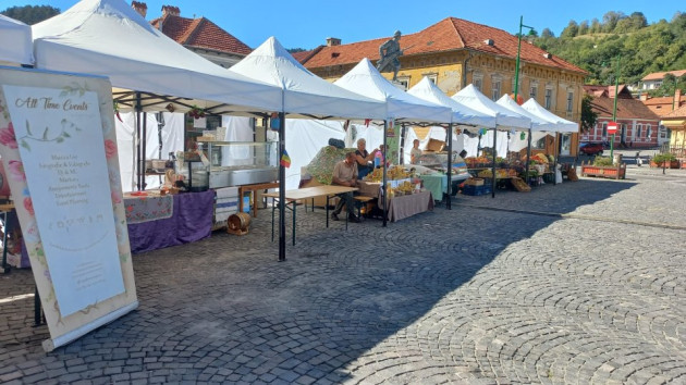 Târg de producători, azi şi mâine, în Piaţa Unirii