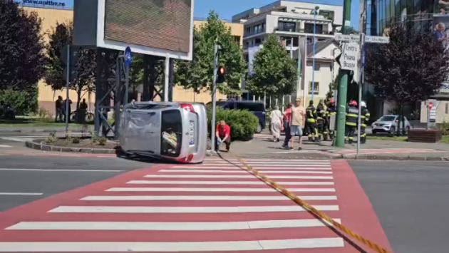 „Ceasu’ Rău: Lovit puternic în intersecție