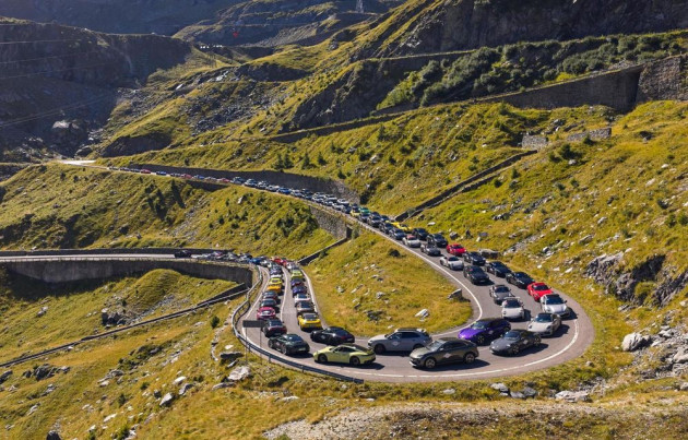 Pe Transfăgăraşan, cu „pauze”, azi şi mâine