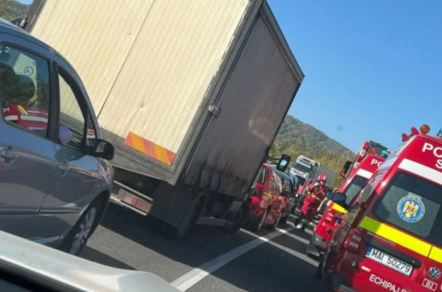 Autocar cu peste 50 de pasageri, implicat într-un accident pe Valea Prahovei