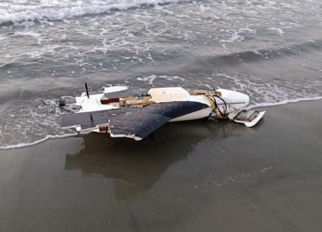 Un fragment de dronă, detonat pe plaja din Olimp