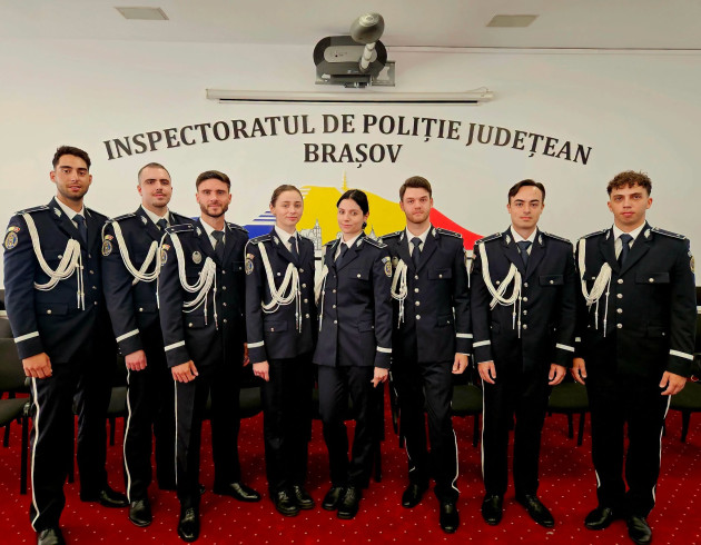 8 „debutanţi” în Poliţia Braşov. Ofiţeri angajaţi imediat după absolvire