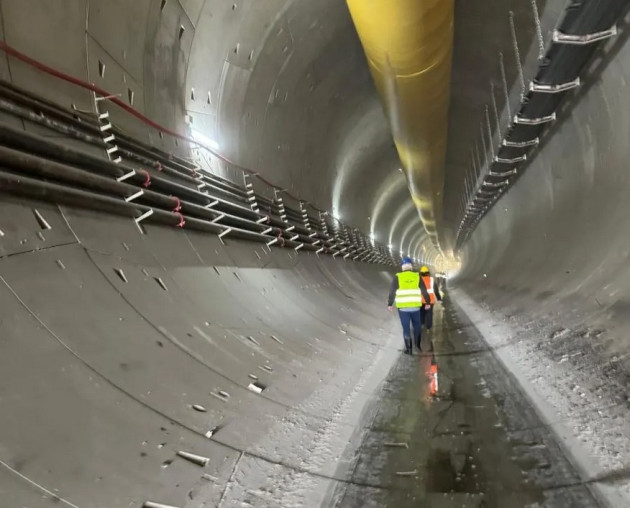 Lucrările la mega-tunelurile de pe calea ferată Braşov – Sighişoara avansează. Cât au forat „cârtiţele”