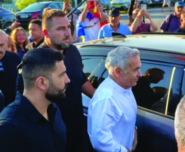 Călin Georgescu şi-a făcut baia de mulţime la Braşov. Cuvinte către ţăranul român: „un cartof, o bucată de brânză, o pâine, România renaşte prin milioane de fapte mici”